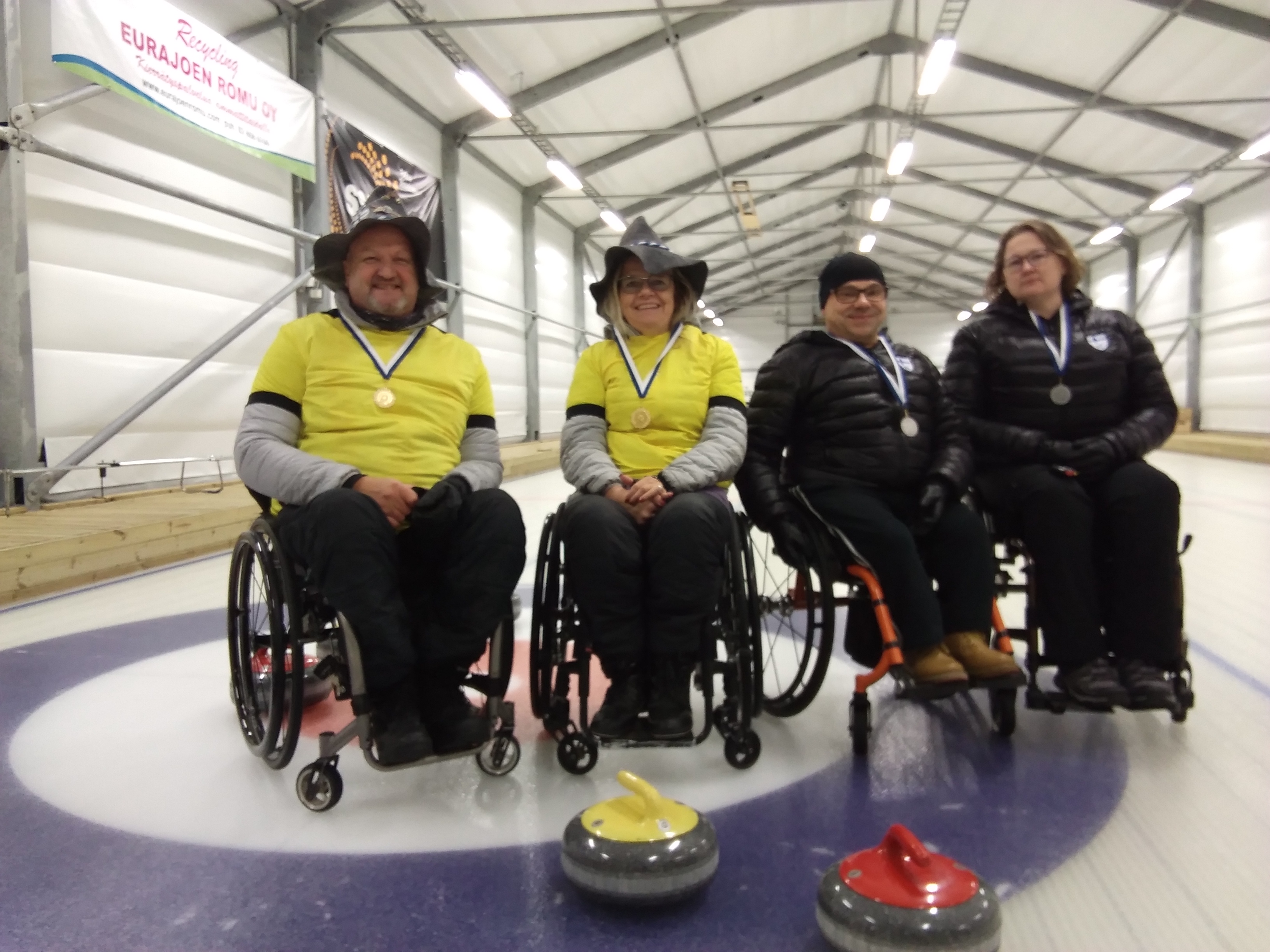 Kuvassa Markku, Sari, Juha ja Valeriina