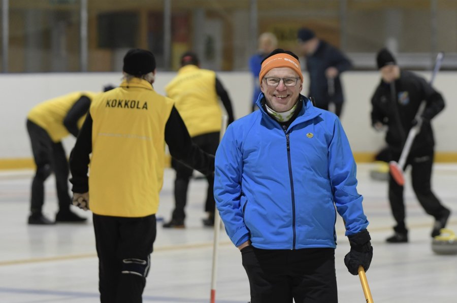 Curling on kivaa