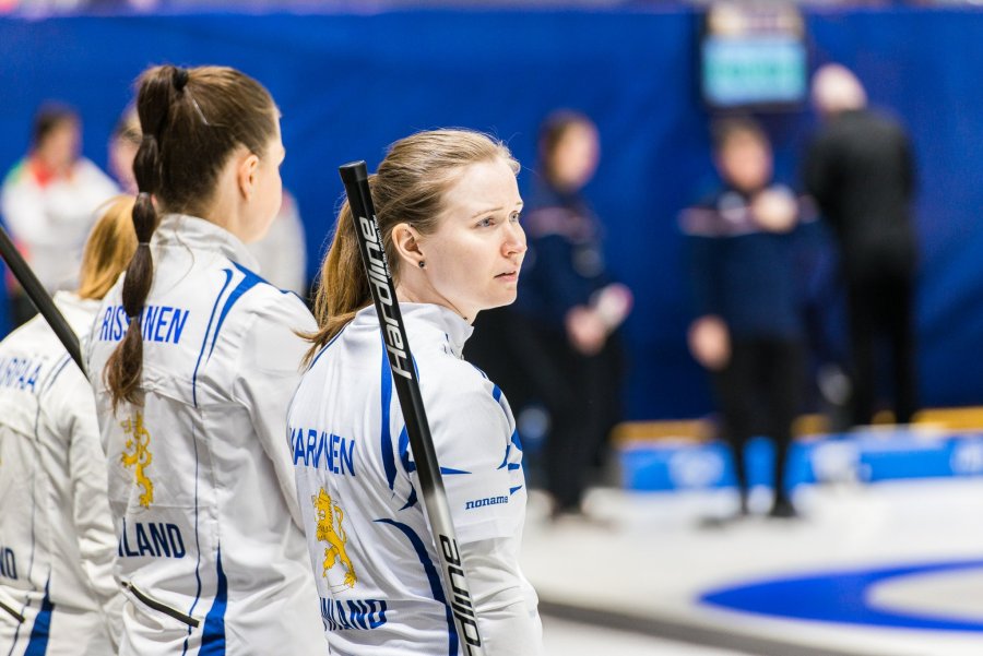 Suomen naisten joukkueen Minna Karvinen ja Tuuli Rissanen