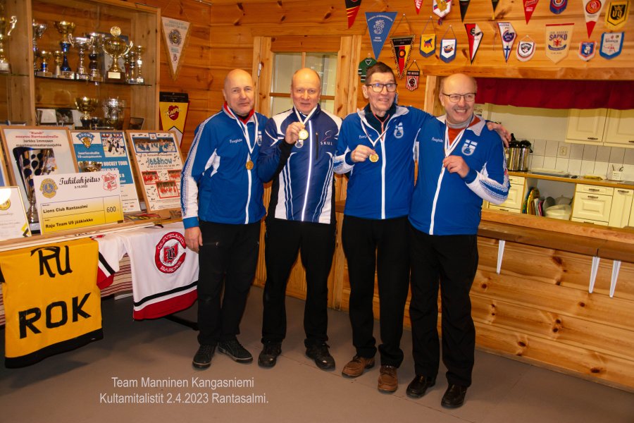 Mitalit Mannisen joukkueelle